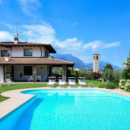 Villa Oleander Манерба-дель-Гарда Экстерьер фото