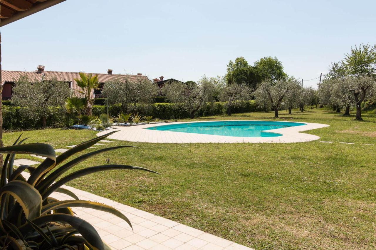 Villa Oleander Манерба-дель-Гарда Экстерьер фото